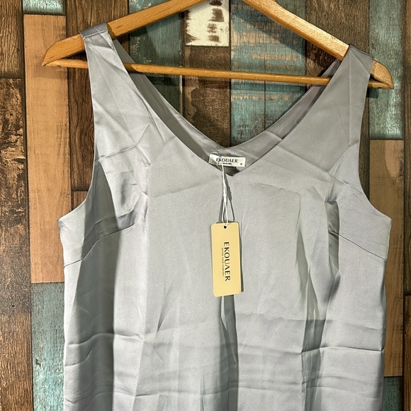 EKouaer Medium silver tank blouse - Picture 2 of 10